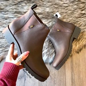 NWT Cole Haan waterproof brown boots!